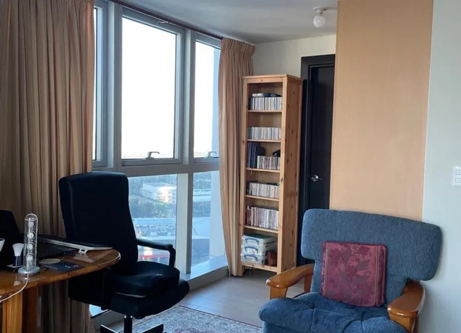 Uptown Parksuites Tower 2 Rush for Sale 2 Bedroom Unit w/o Parking,Taguig City