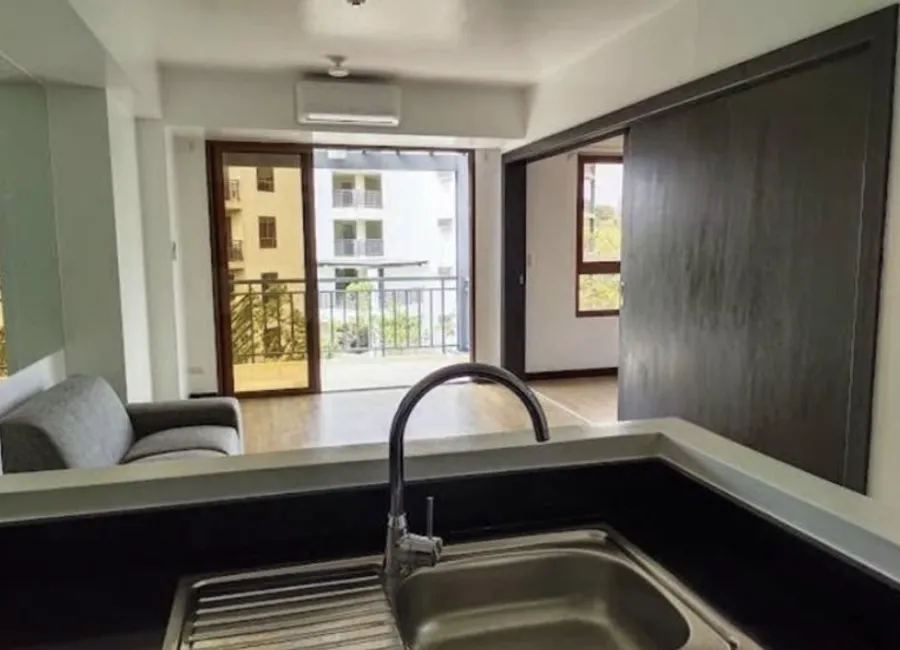 Rush For SALE 1 Bedroom Condo unit with FREE PARKING BY Ayala in KasaLuntian San Jose, Tagaytay City