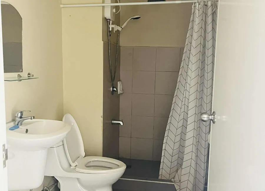 Rush LOWEST SALE OR RENT One large bedroom with parking NEWLY RENOVATED at Avida Prime Taft Manila