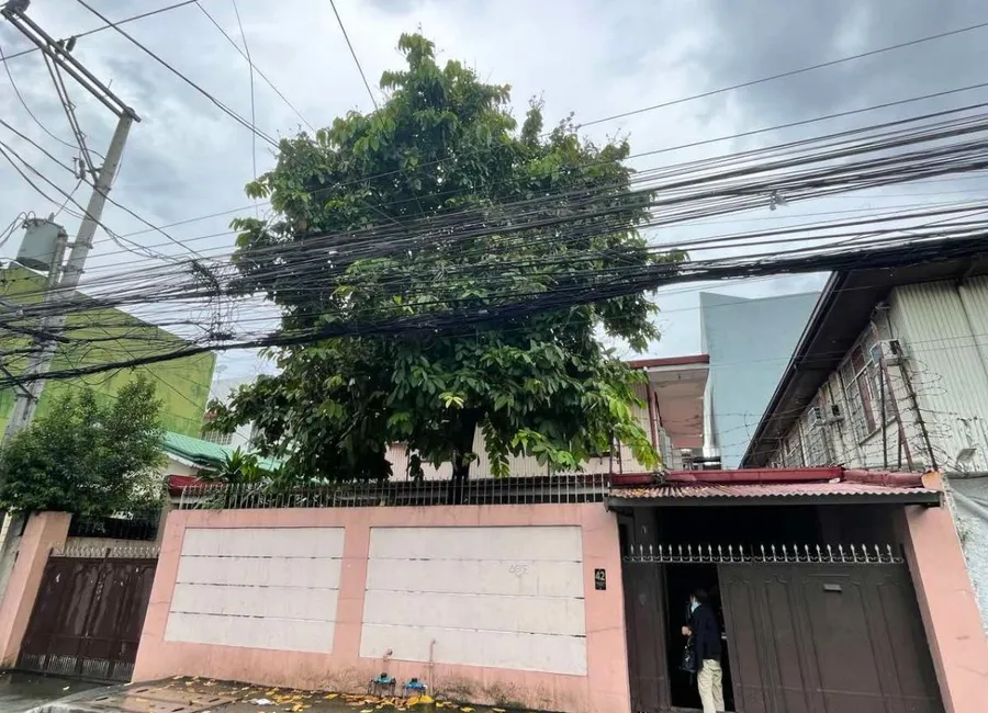 5 Bedroom House for Sale in Annapolis St Cubao Quezon City