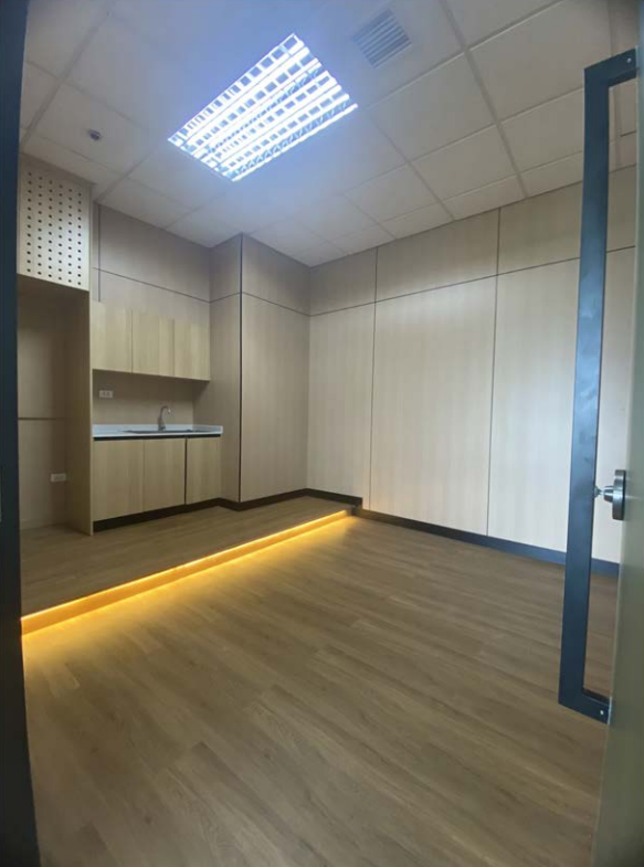 One Trium Tower Office Unit in MUNTINLUPA CITY