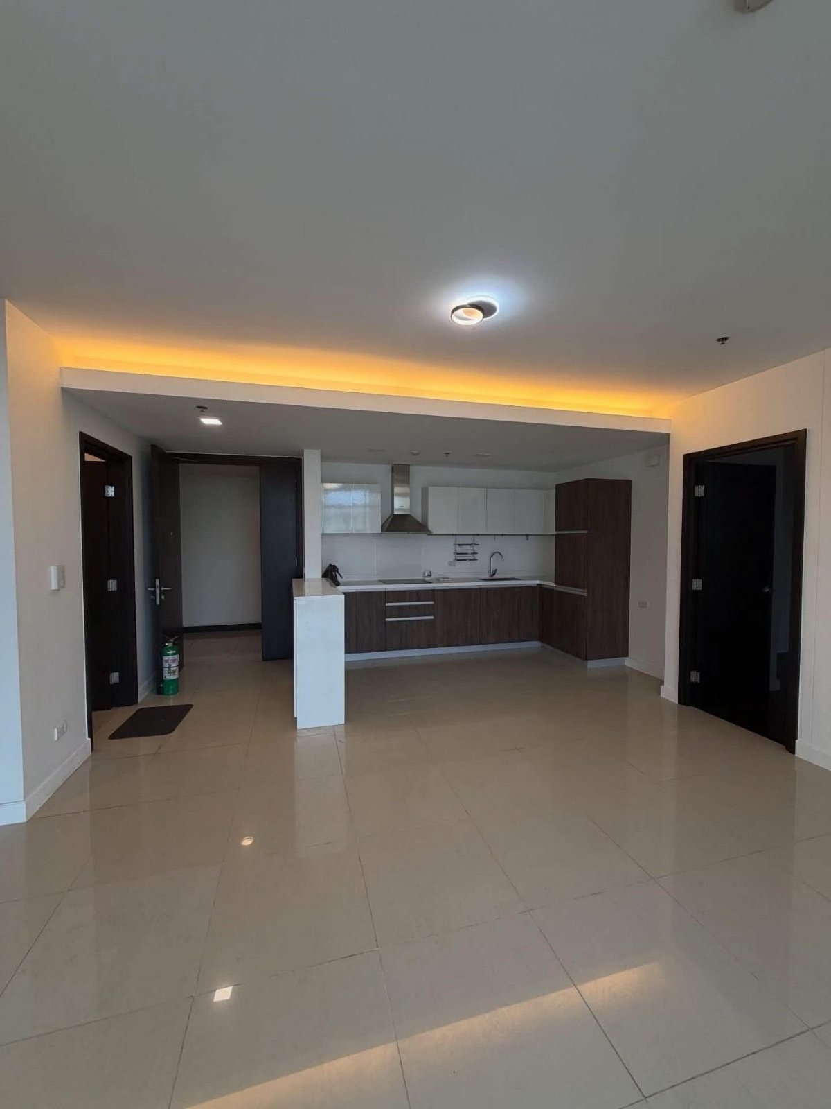 FOR SALE East Gallery Place 3 Bedroom Unit in TAGUIG