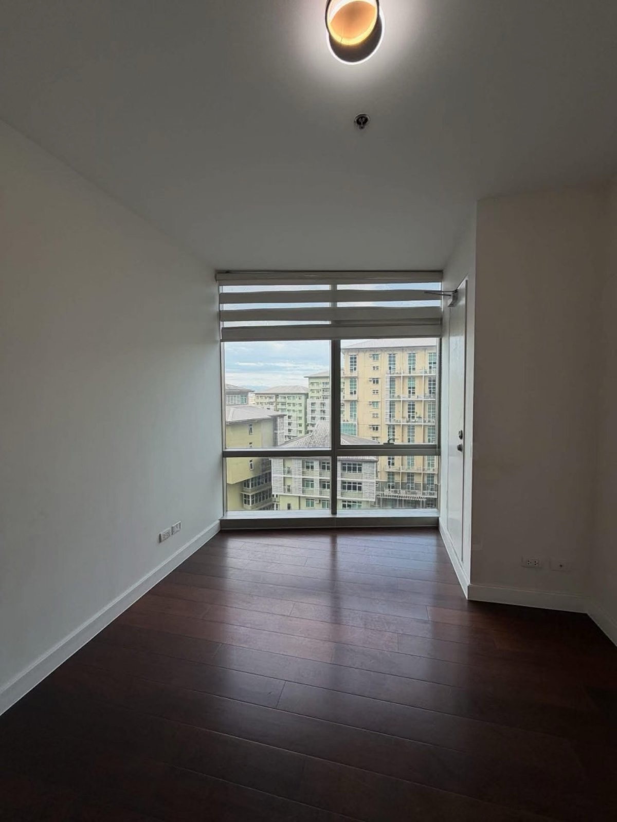FOR SALE East Gallery Place 3 Bedroom Unit in TAGUIG