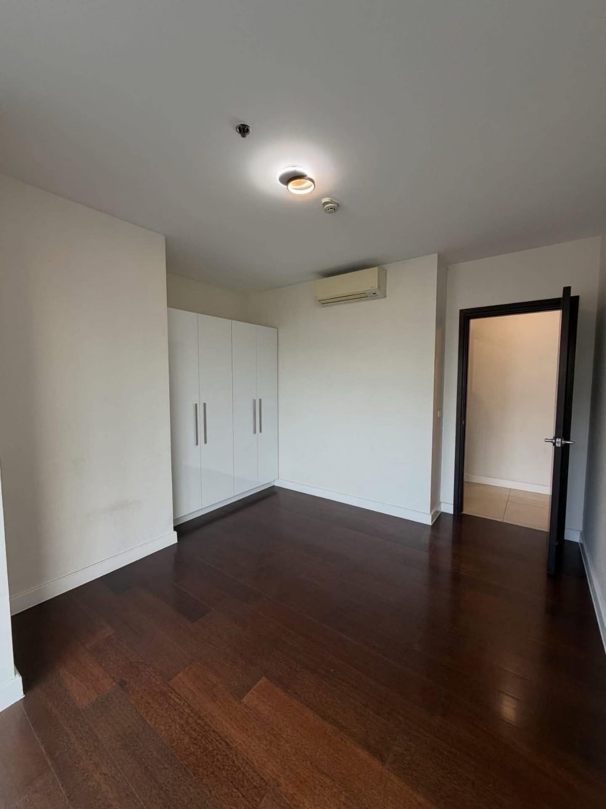 FOR SALE East Gallery Place 3 Bedroom Unit in TAGUIG
