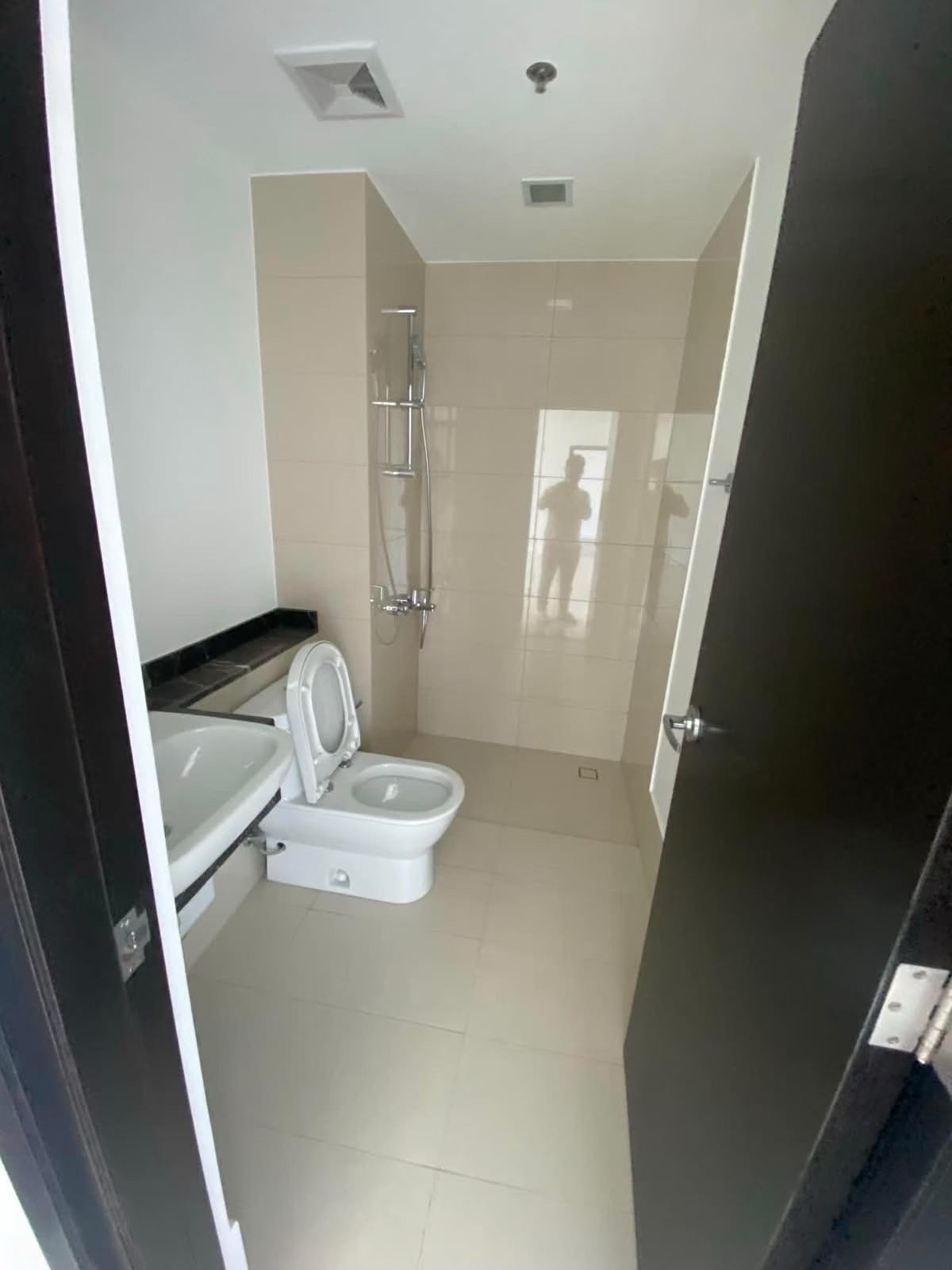 FOR SALE East Gallery Place 2 Bedroom Unit in TAGUIG