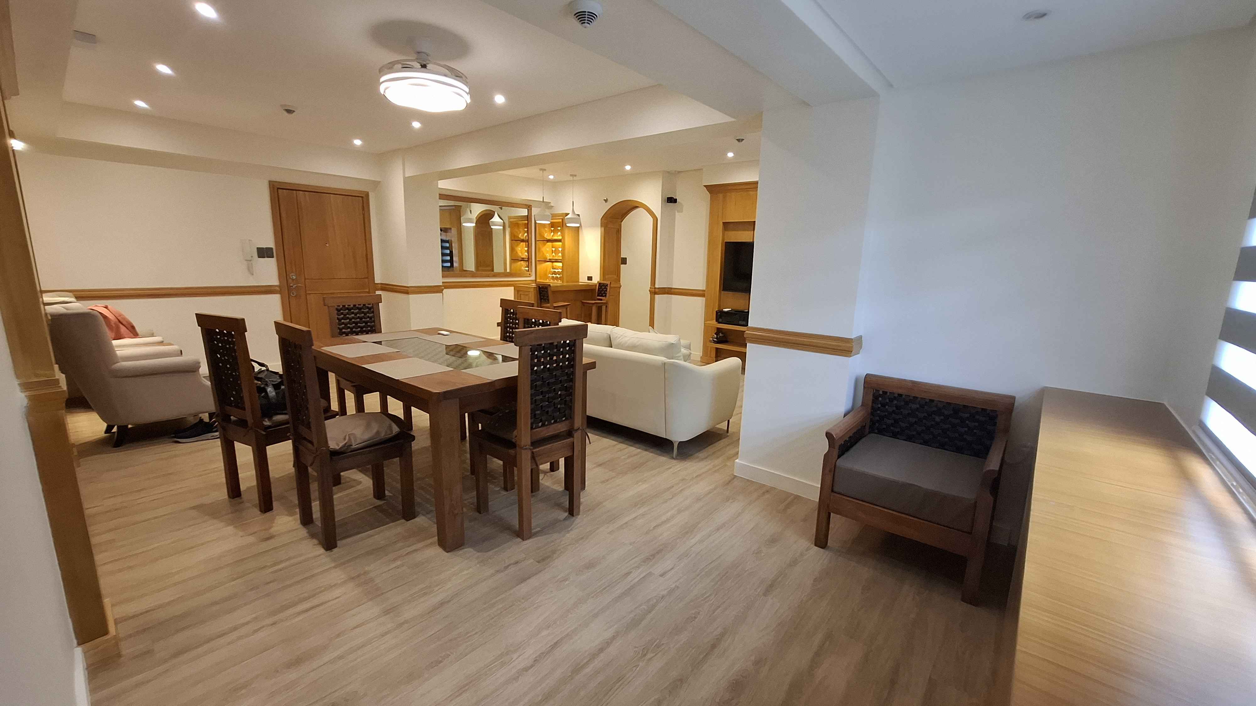 FOR SALE OR RENT Newly Renovated Sarasota 3 Bedroom Suite in PASAY